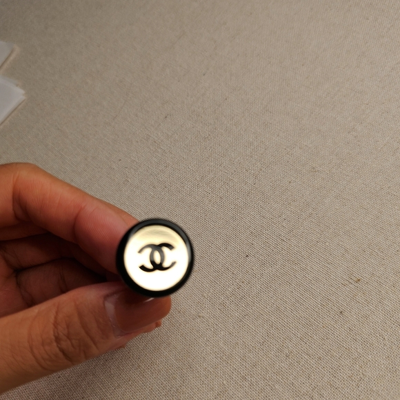 Chanel Clip on earrings one piece - Picture 13 of 14